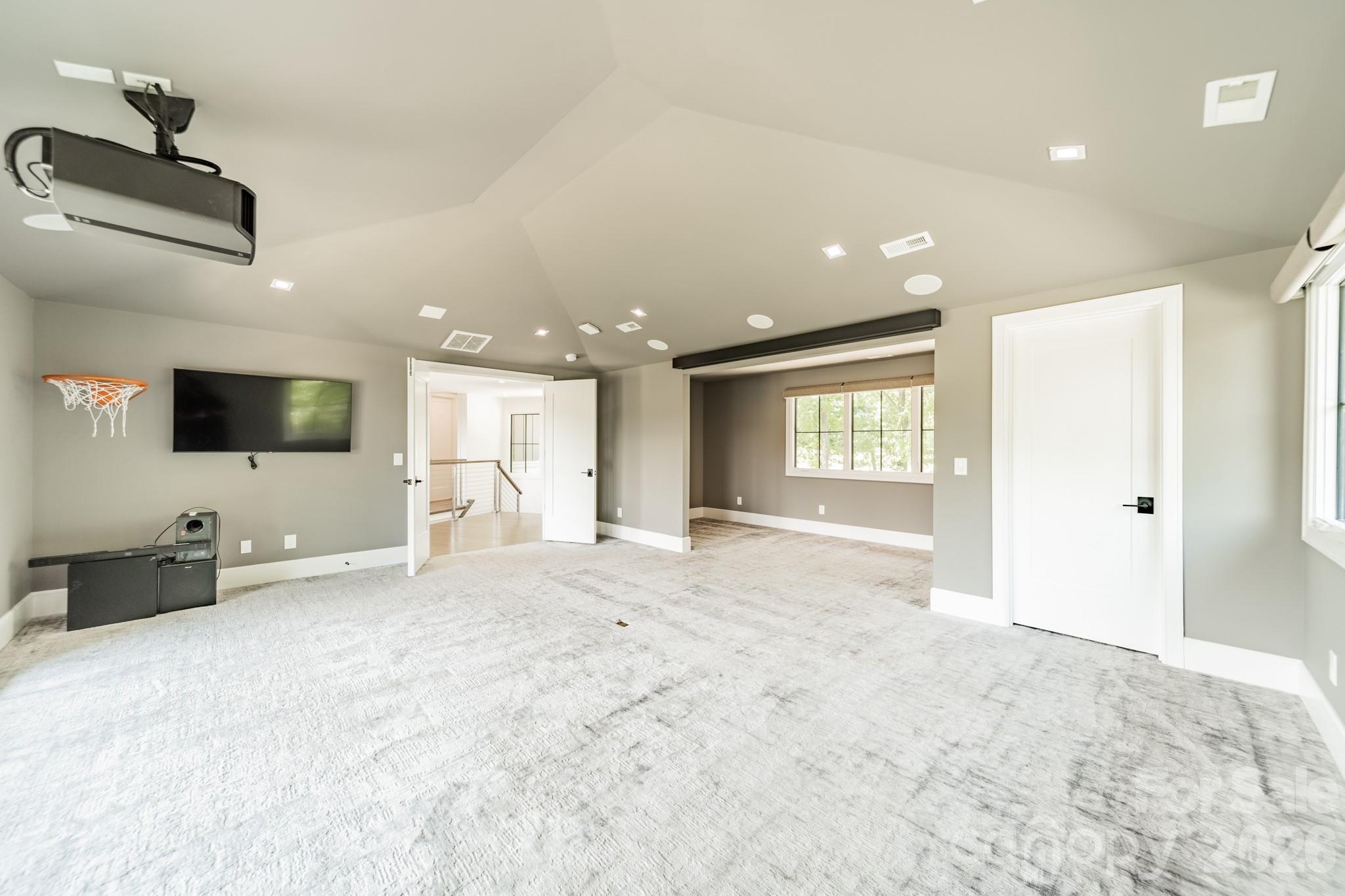 The Peninsula - Residential