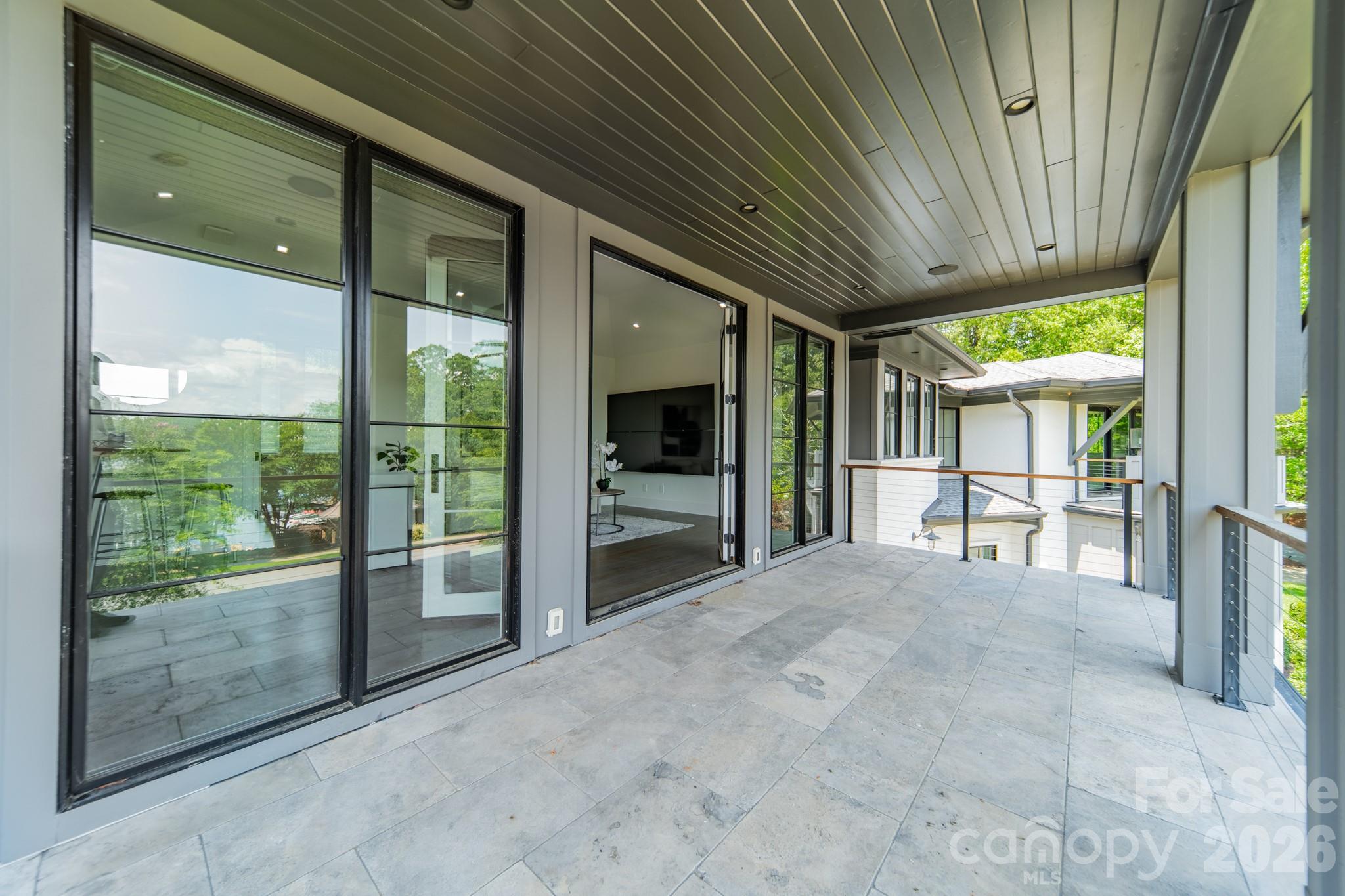 The Peninsula - Residential