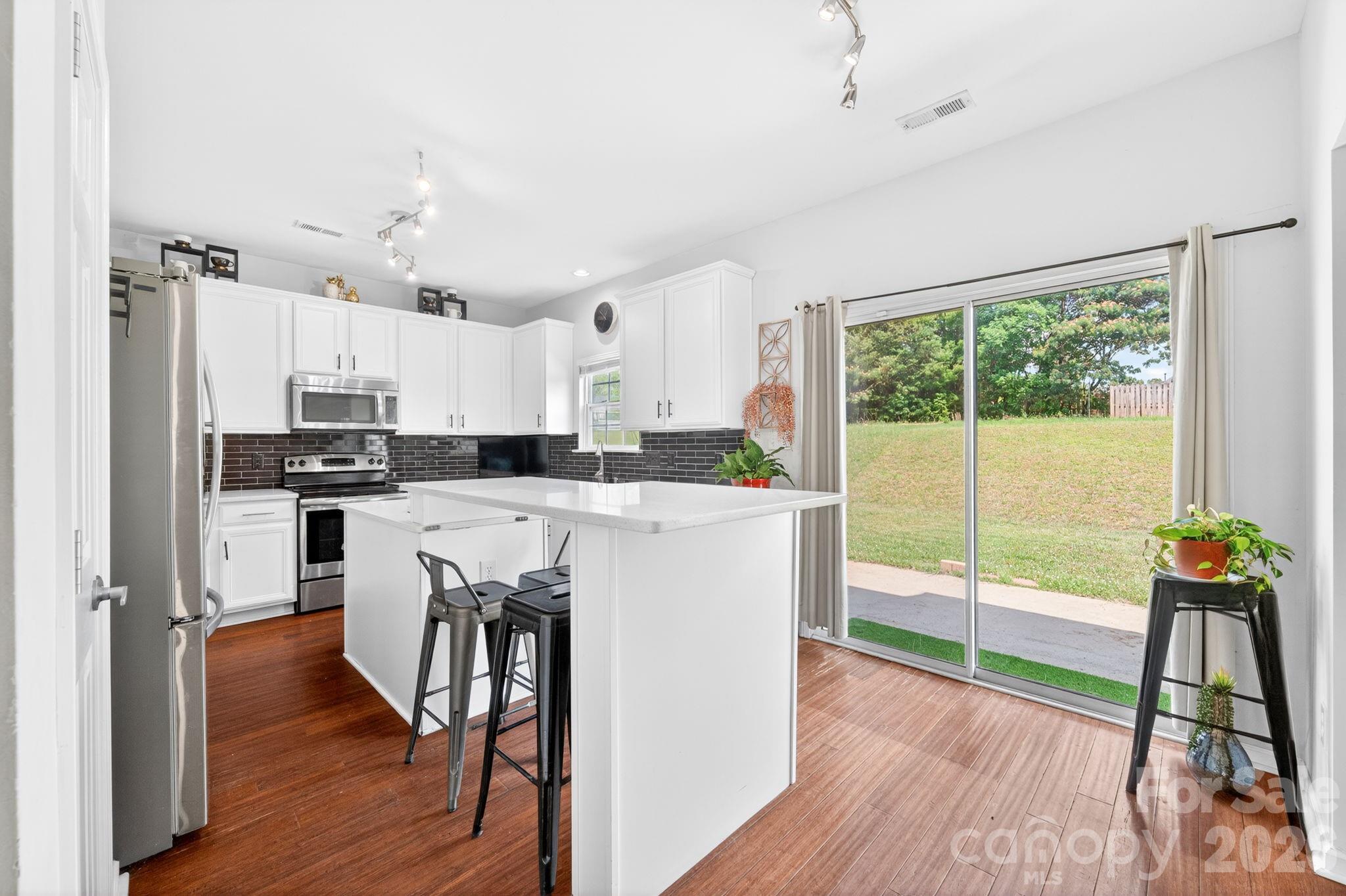Pointe At Oakdale - Residential