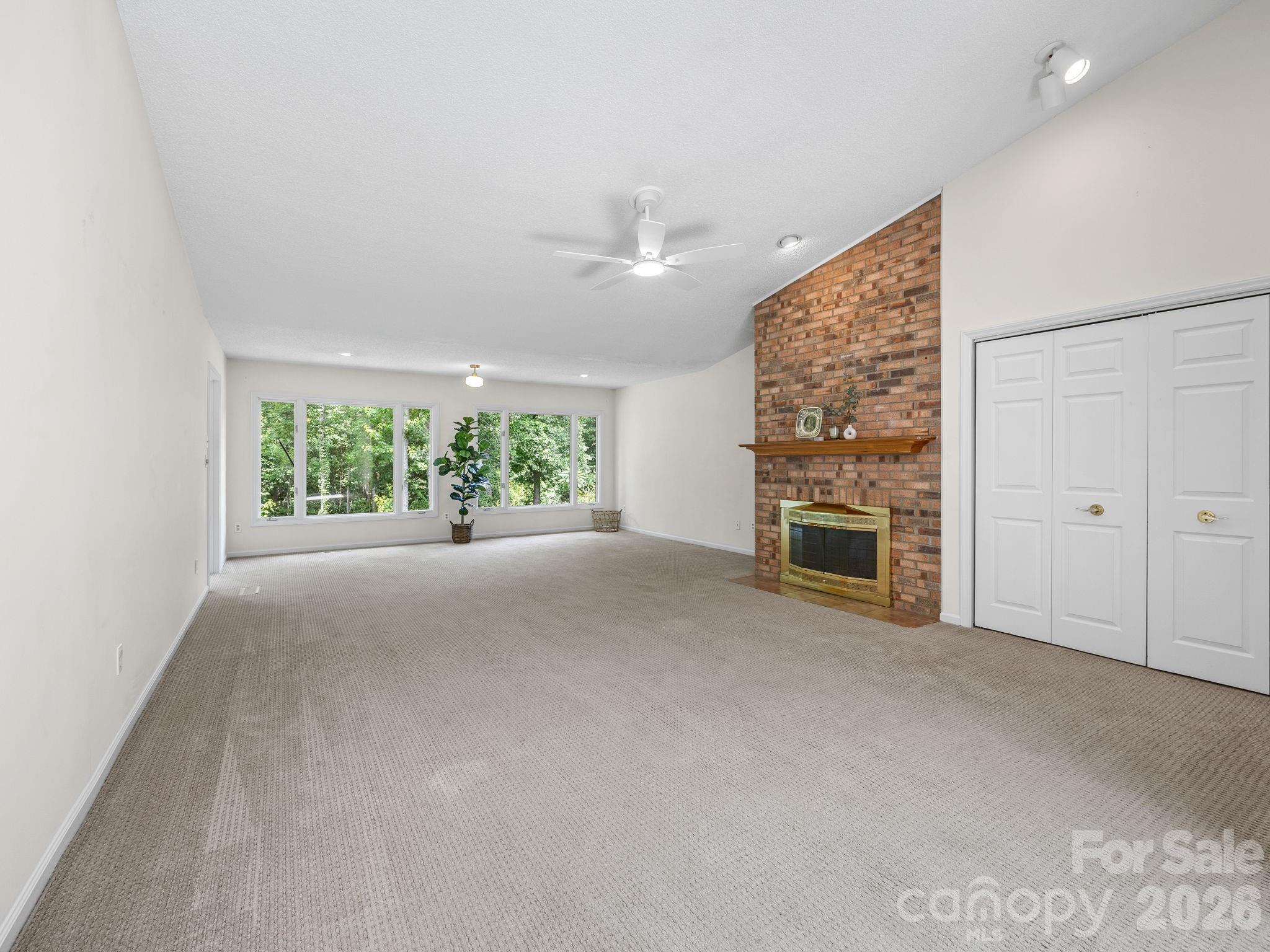 Hunting Country Trails - Residential