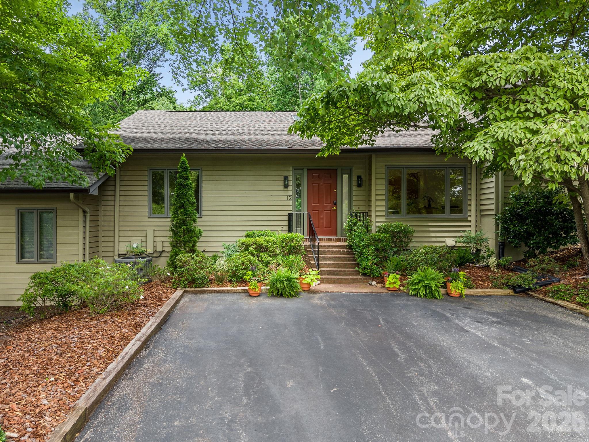 Hunting Country Trails - Residential