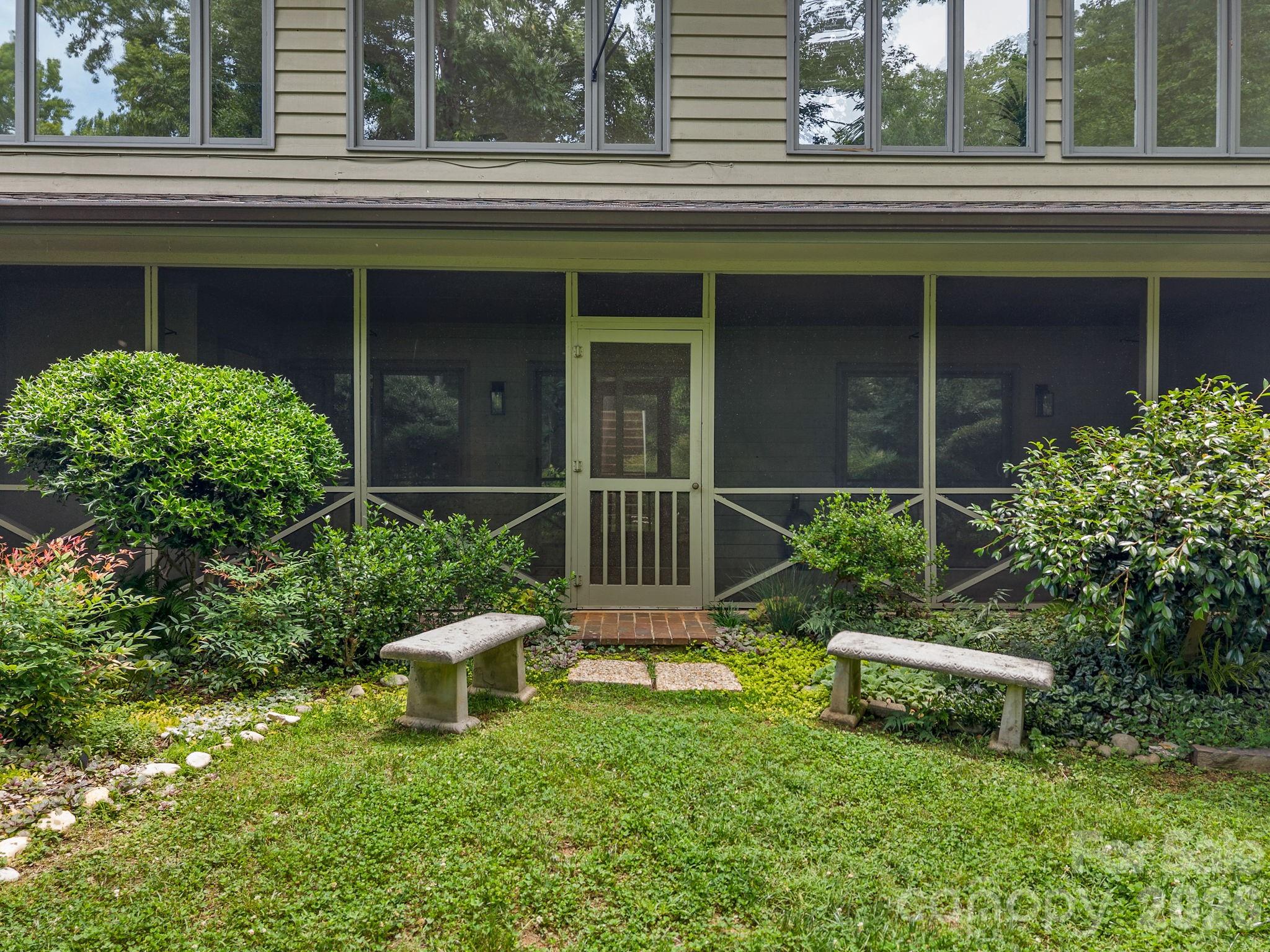 Hunting Country Trails - Residential