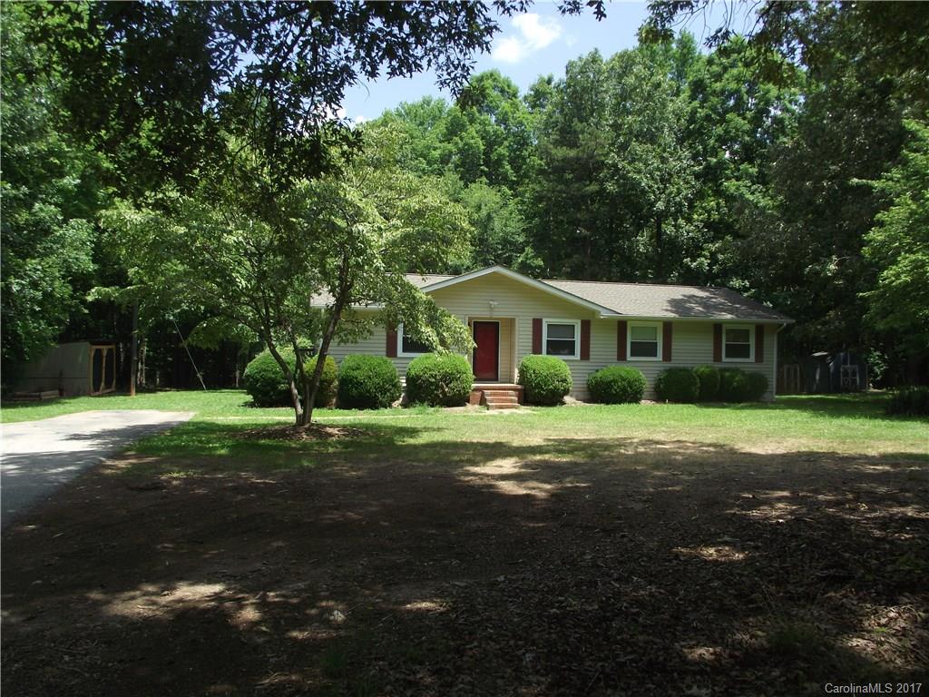 Ranch home on 7 wooded acres just 6 miles to the interstate! 4 bedrooms and 2 full baths. Recently renovated. Upgraded bathrooms, fresh paint, new wood laminate flooring. SS Appliances included. Pets conditional