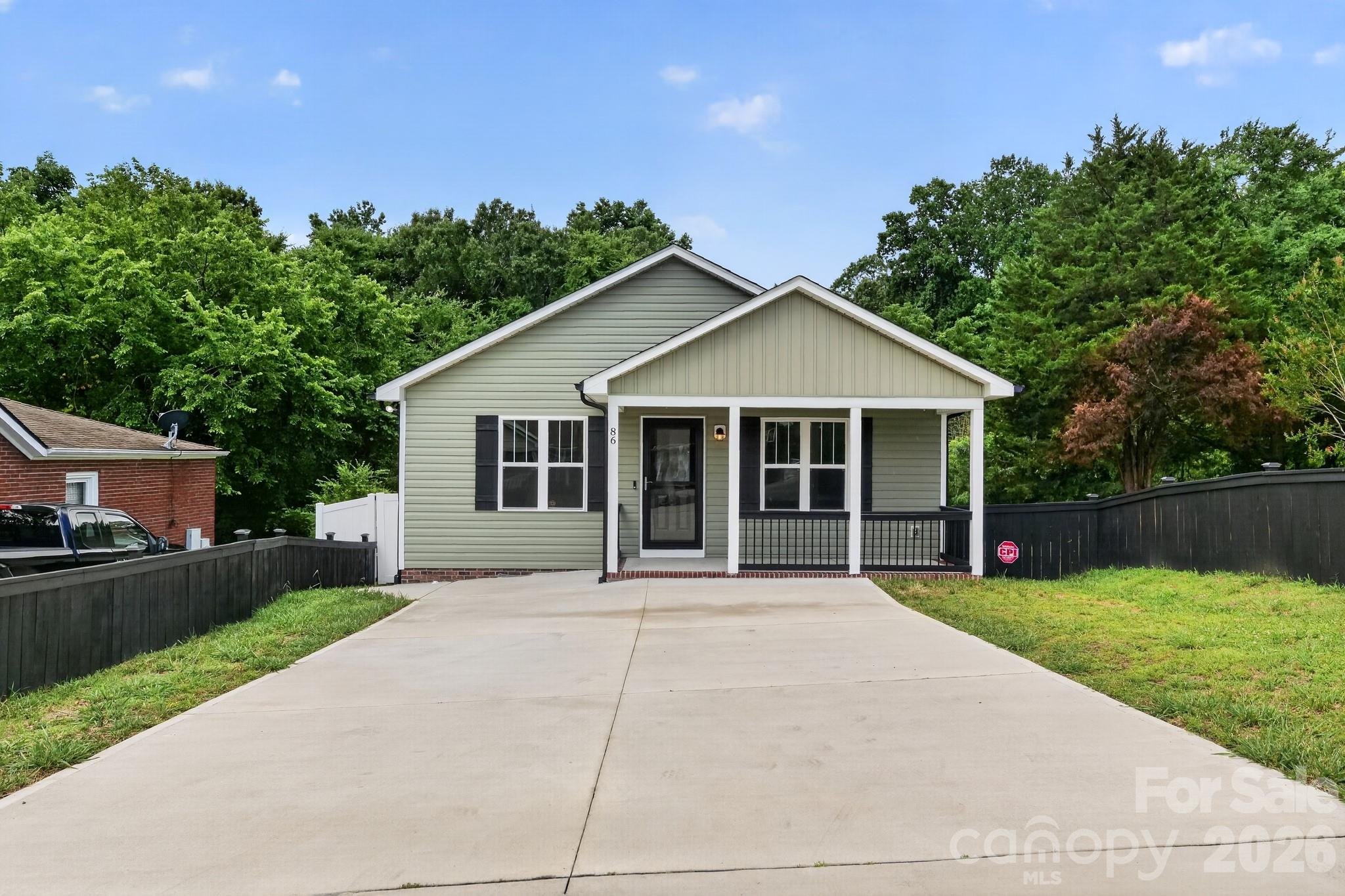 Move-in ready and thoughtfully refreshed, this Concord home features fresh interior paint in a warm neutral palette, and strong curb appeal with freshly painted exterior doors and manicured landscaping. Situated in an established neighborhood with convenient access to shopping, dining, and major commuter routes, this clean, well-presented home delivers solid value whether you're a first-time buyer or investor — schedule your showing today.