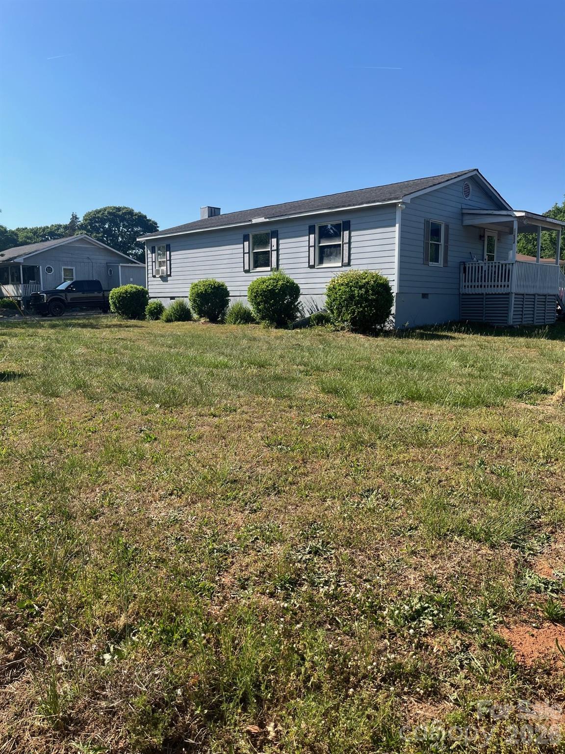Convenient Location, close to CLT Airport, Whitewater Center, City of Charlotte while still maintaining a country feel.
Excellent investment opportunity or first time buyer.  New Heat Pump in 2025 and will have new roof in 2026.
Spacious with lots of storage.  Good corner lot location.