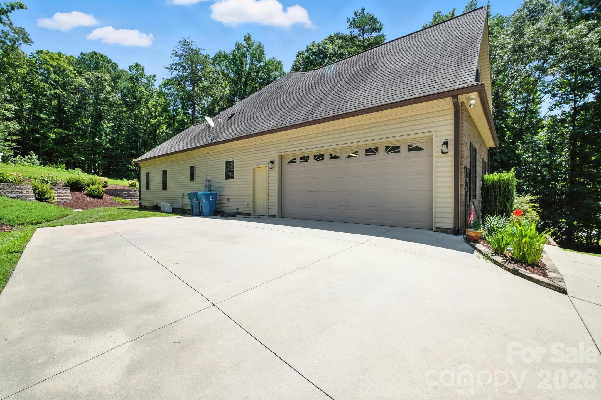 EDGEWATER - Residential