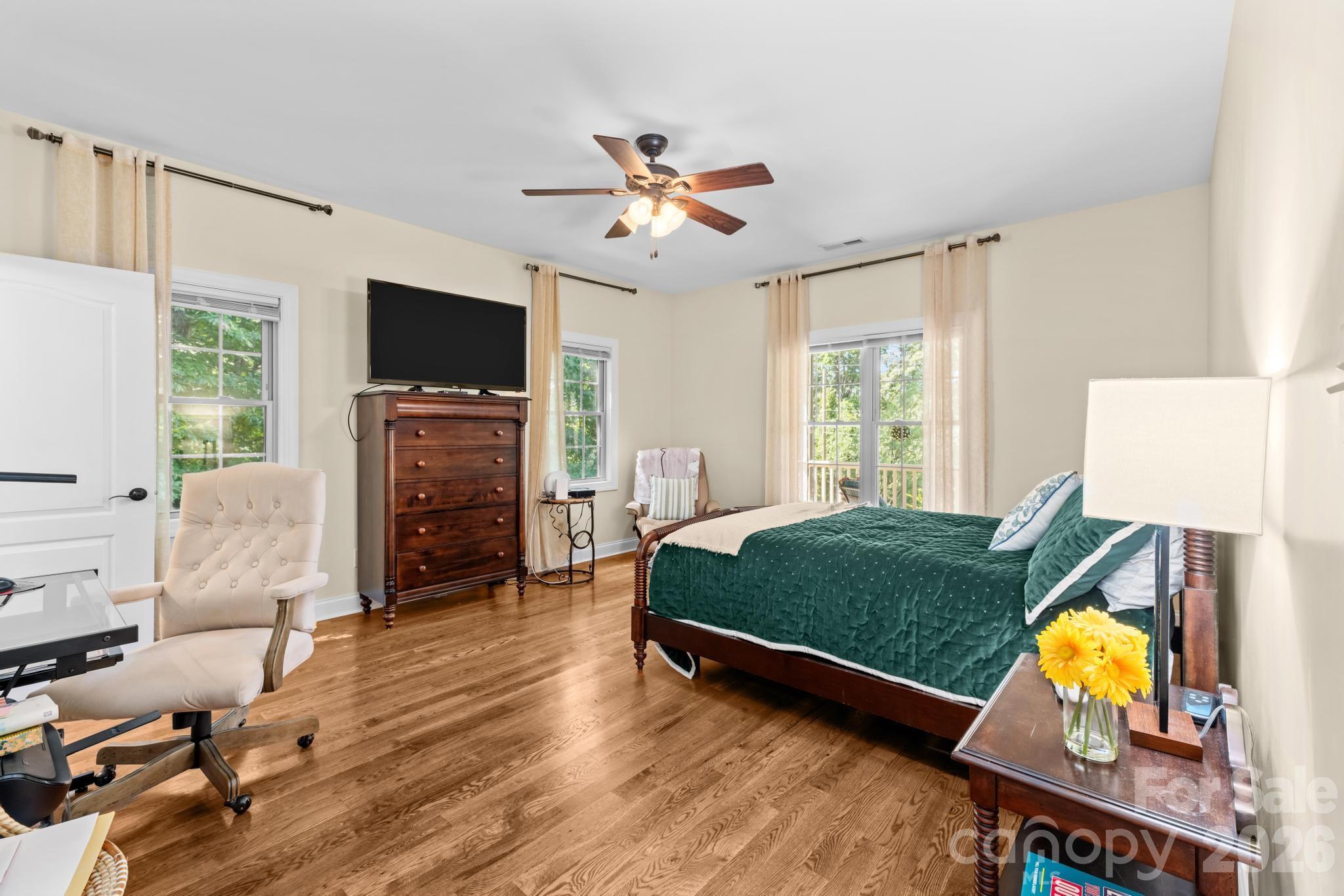 EDGEWATER - Residential