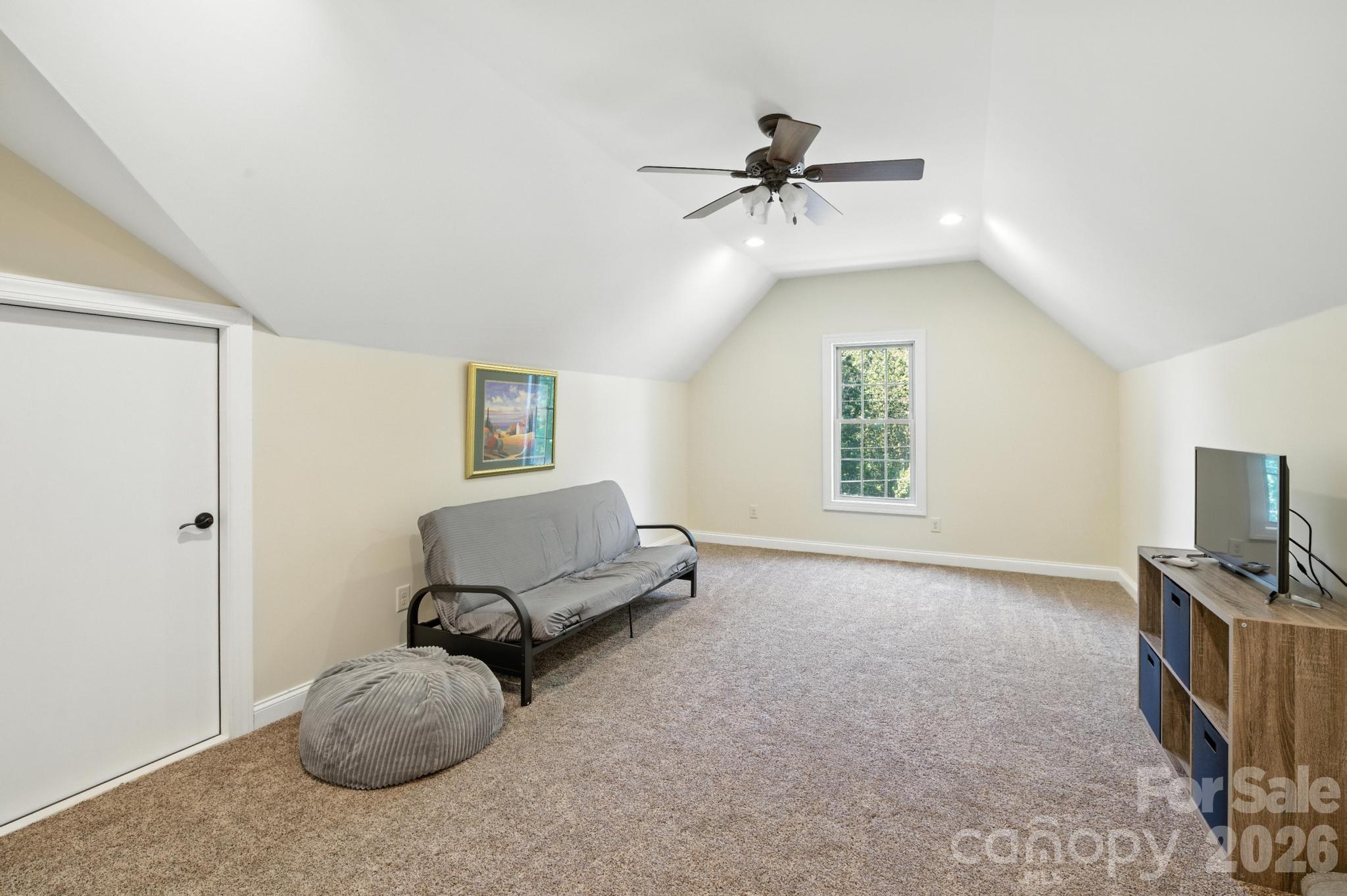EDGEWATER - Residential