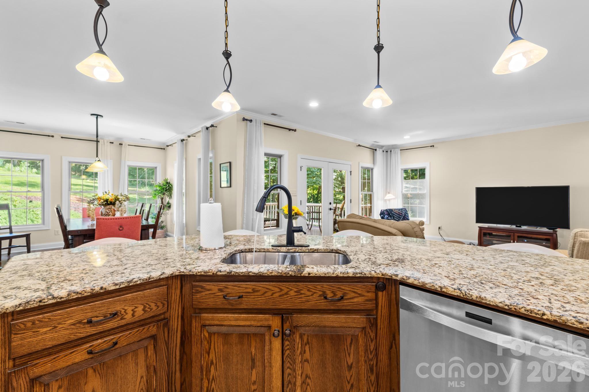 EDGEWATER - Residential