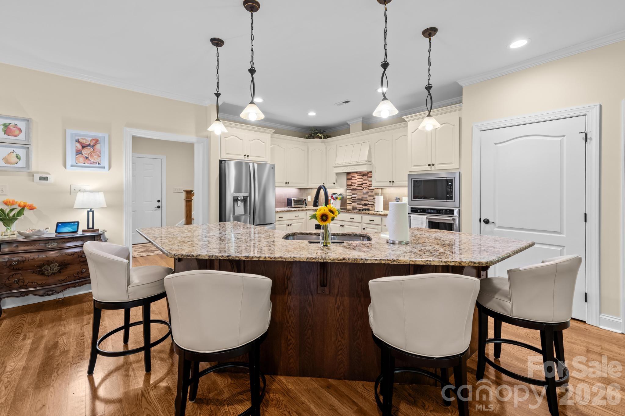 EDGEWATER - Residential