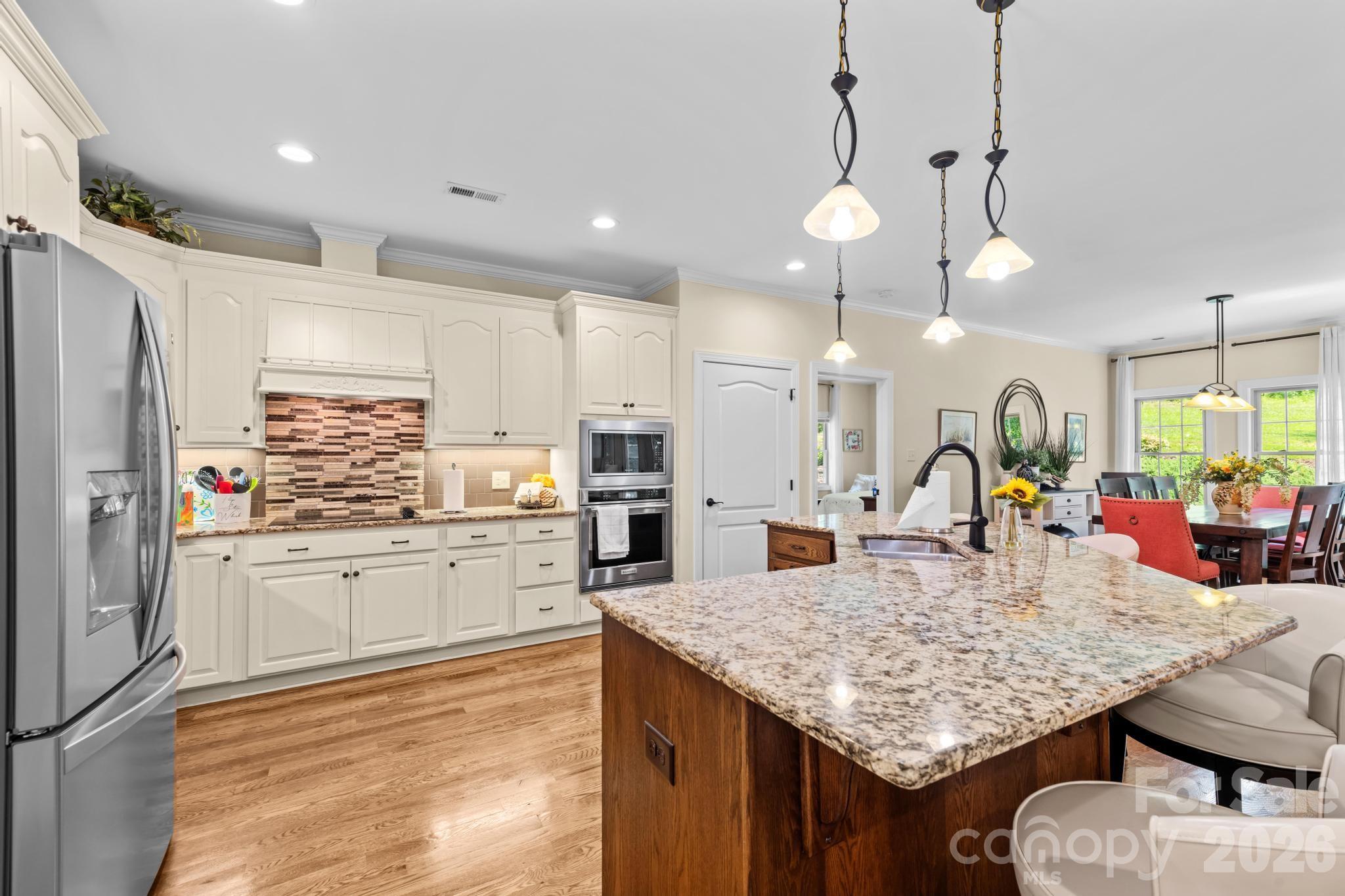 EDGEWATER - Residential