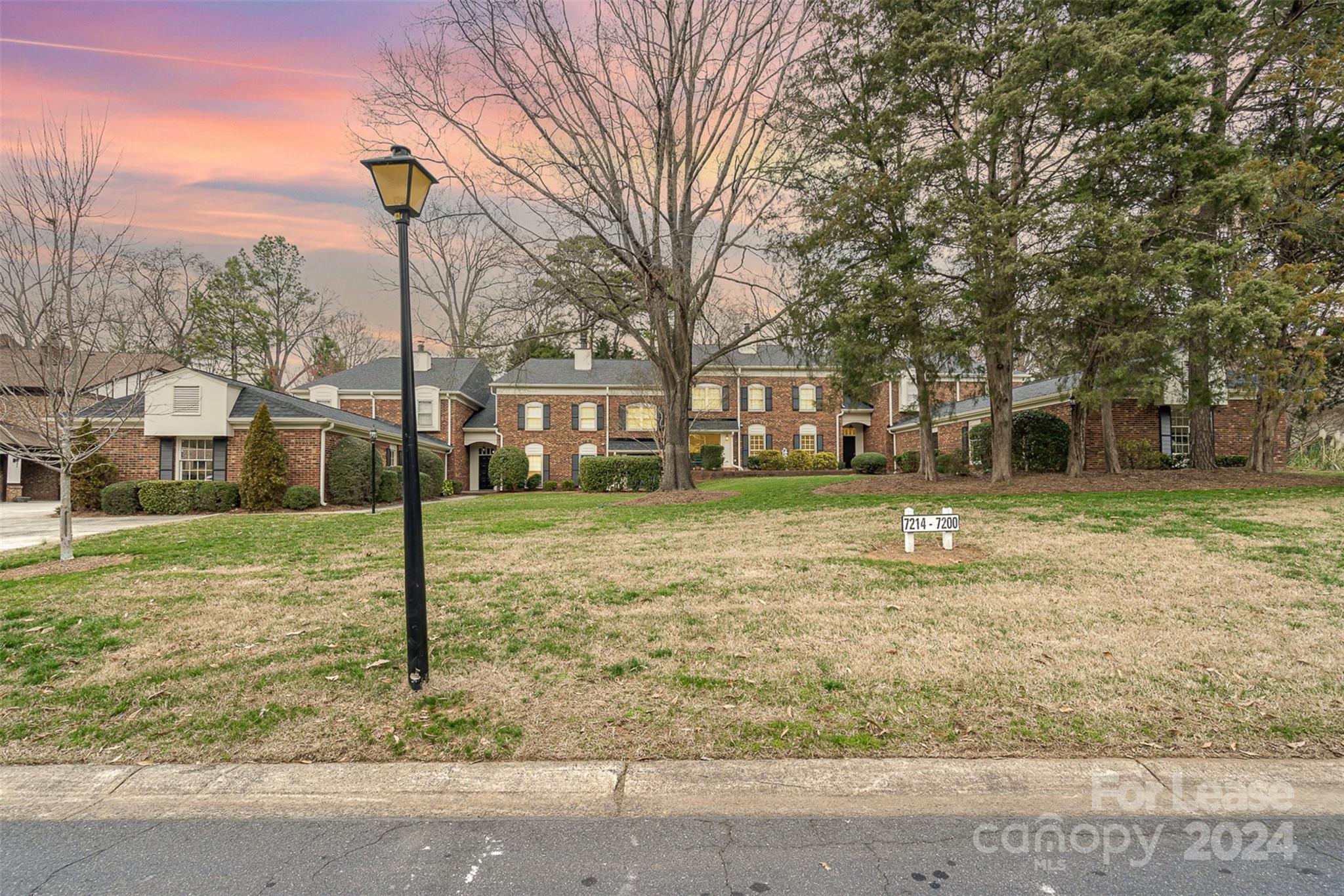 Fully renovated 3 bedroom, 2.5 bath condo in the highly desirable Quail Hollow Estates community. Large kitchen with new semi-custom shaker white cabinets and granite countertops with ceramic tile backsplash and all stainless steel appliances. Spacious living room/dining room with a sliding glass door to a private back patio. Upstairs are three large bedrooms including an oversized primary bedroom with a walk-in closet and barn door to ensuite primary bathroom. Community amenities include two swimming pools with stone paver pool decks, Clubhouse with a large dining patio all overlooking scenic pond views of the community's three ponds, tennis courts and there are walking trails throughout the community and across the street from the Little Sugar Creek Greenway. Convenient to Quail Hollow Golf, and ten minutes to SouthPark.