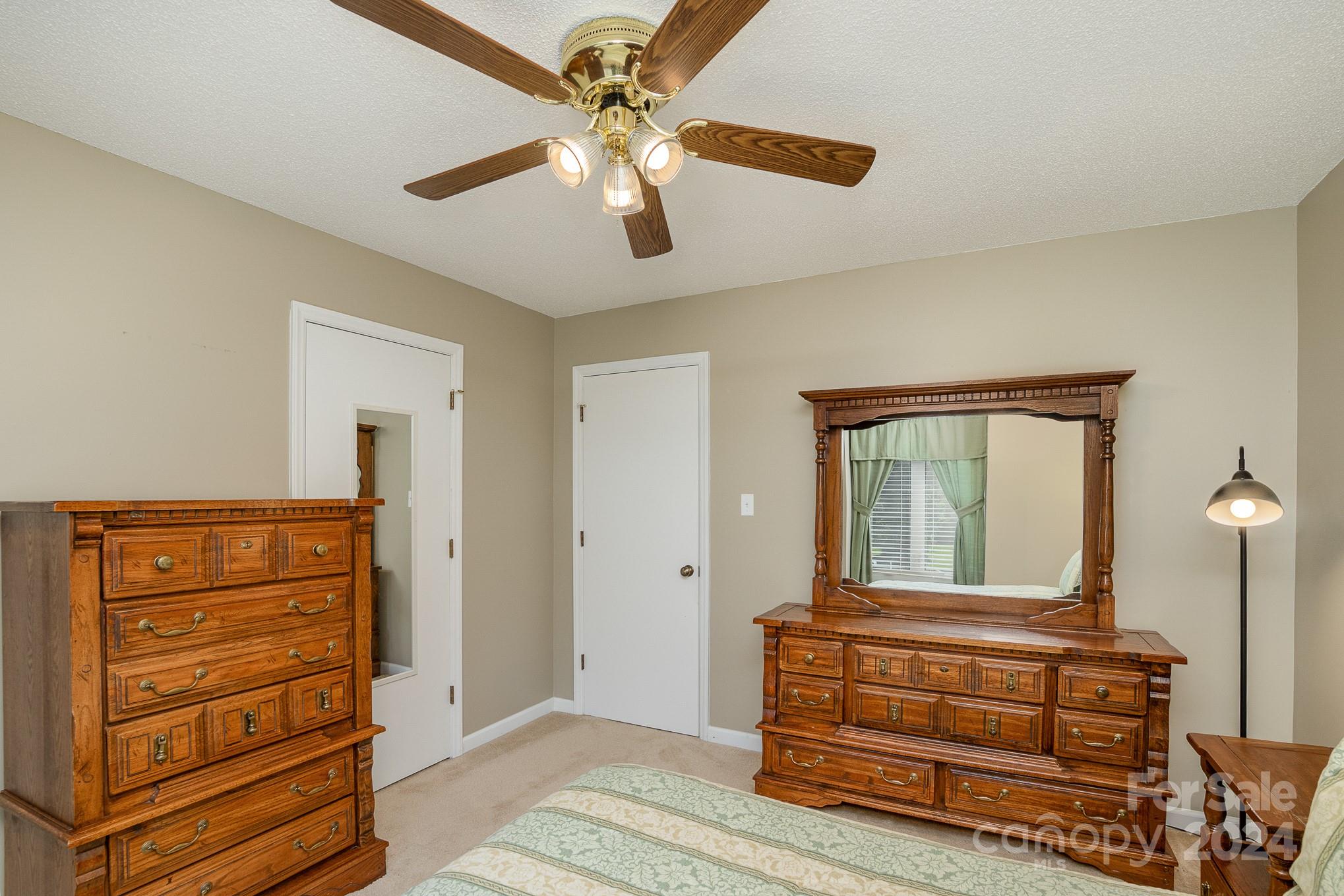 Country Oaks - Residential