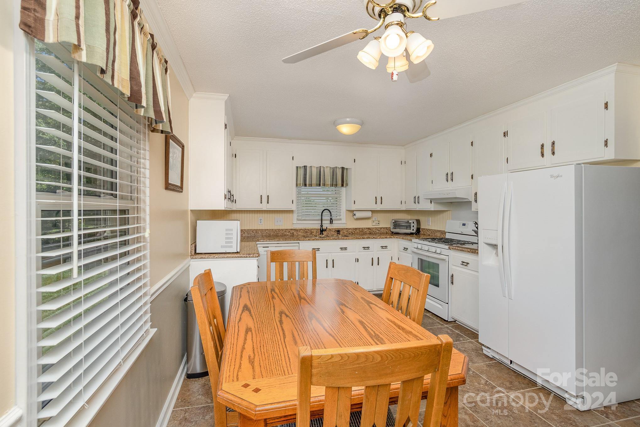 Country Oaks - Residential