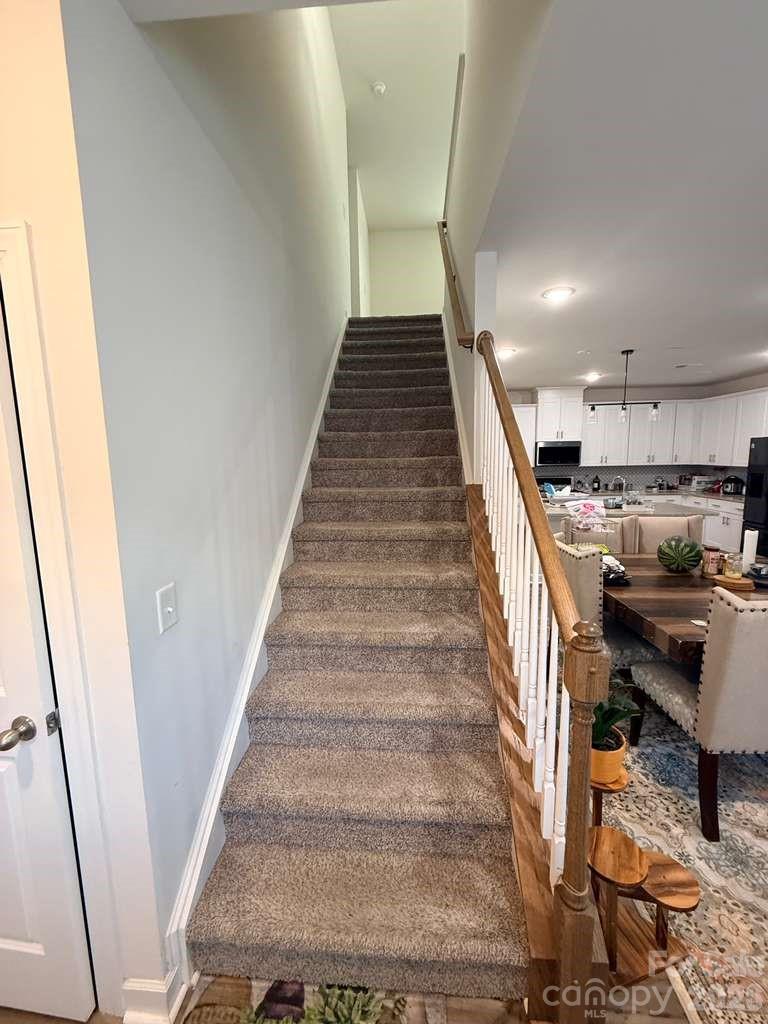 Larkhaven Hills - Residential