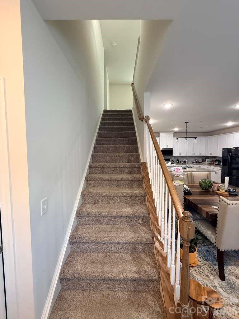 Larkhaven Hills - Residential