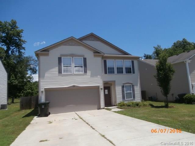 Lots of Living Space in This Large 2 Story in Hunter Park! Living Rm/Dining Rm, Office and Family Room with Fireplace on First Floor. You Will Love This  Open Floor Plan!  Kitchen w/Center isle, lots of storage and large pantry.  Upper level Features  3 Large Bedrooms and a huge Bonus Room.  2 Car Attached Garage and Fenced Rear Yard.