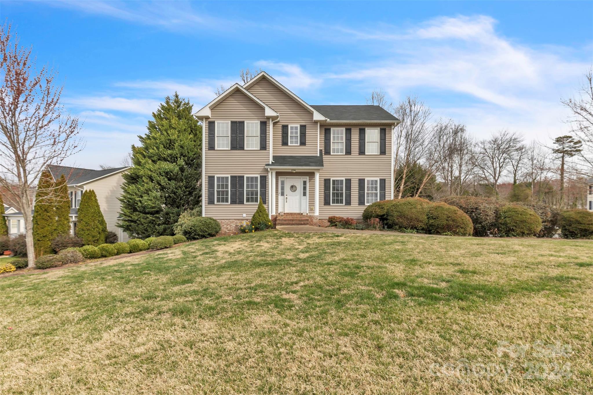 Welcome to this 5 bedroom 3.5 bath home in a great location in Brookfield subdivision! 4 bedrooms upstairs and 1 bedroom or rec room in the basement with a full bath. Primary bedroom features a vaulted ceiling and 2 closets. Primary bath has jetted tub, separate shower and dual vanity. Great huge kitchen with an island that opens to the great room with a fireplace. Office on the main level. Main level hardwood floors. Great back deck for entertaining and a backyard firepit. Continuous flow hot water heater.
 Corner lot sits on a cul-de-sac street.