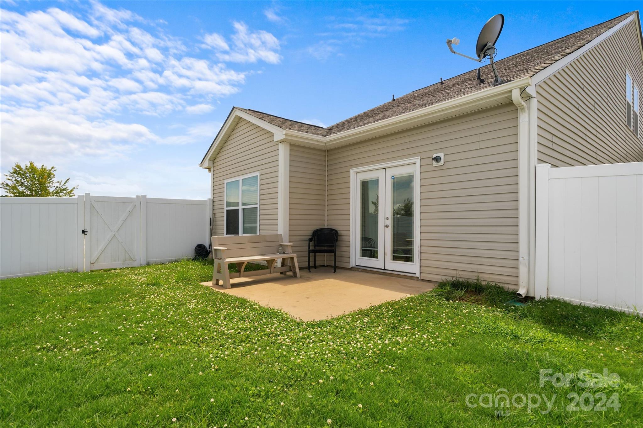 Newport Lakes - Residential