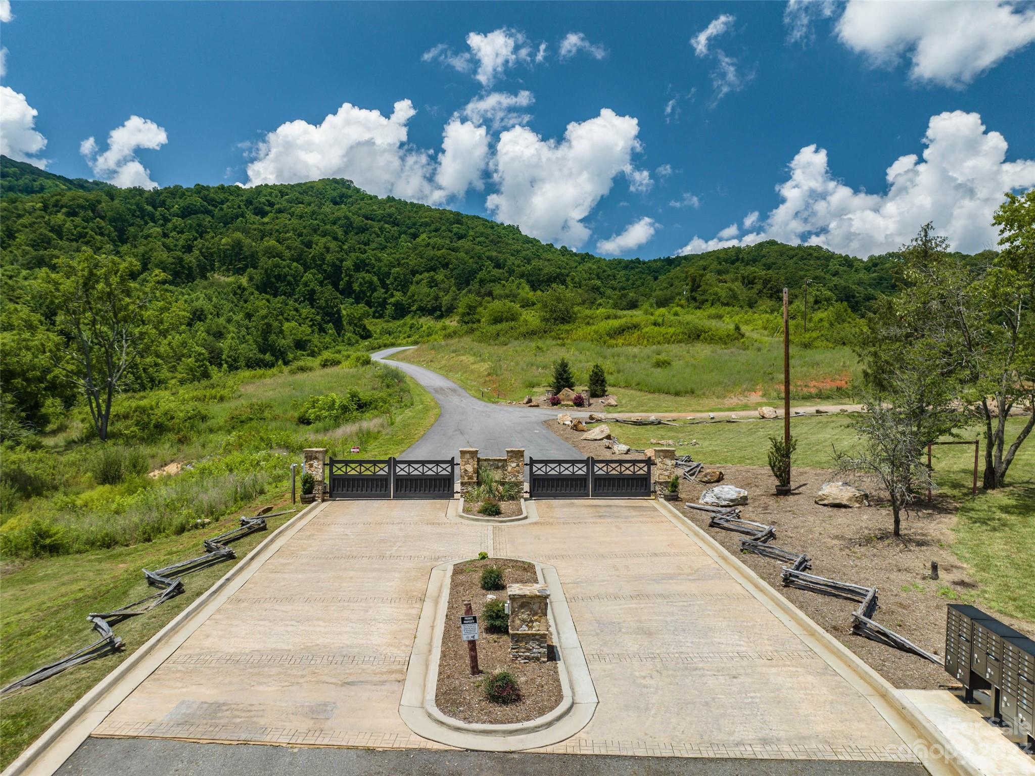 The Summit of Asheville - Land