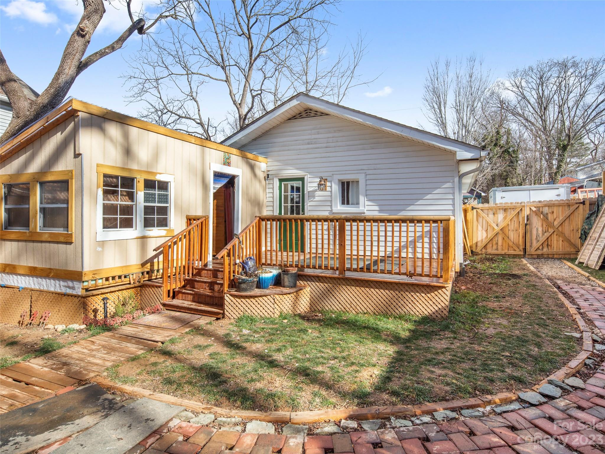 Villa Heights - Residential