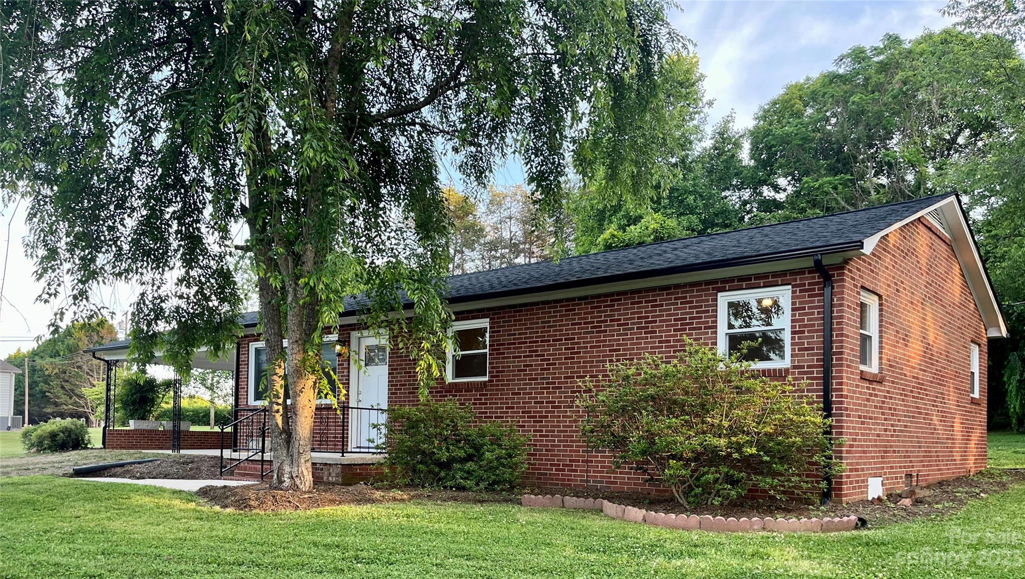 Newly Renovated Brick Home in Alexander County.  This three bedroom one bath home features all new plumbing, windows, roof, new heat pump (new ductwork)  and completely renovated bathroom with surround tile in shower/tub.  The kitchen has all new stainless steel appliances new counter tops all new lighting through out. Freshly painted and ready for you to enjoy.