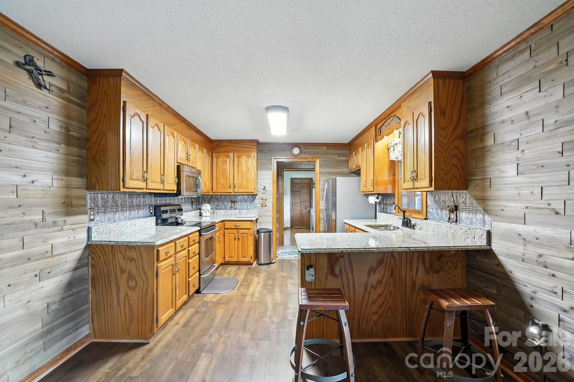 Wolf Meadow Acres - Residential