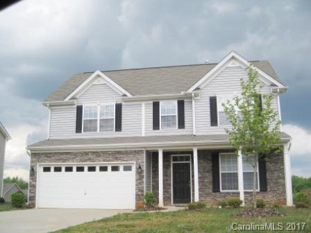 Well appointed, spacious four bedroom single family home with fully equipped kitchen and breakfast area.  Open living area with large windows, tv niche and gas log fireplace.  Private master suite with vaulted ceiling, closet, master bath with dual vanities, soaking tub and separate shower.  Formal dining area and accommodating bedrooms.