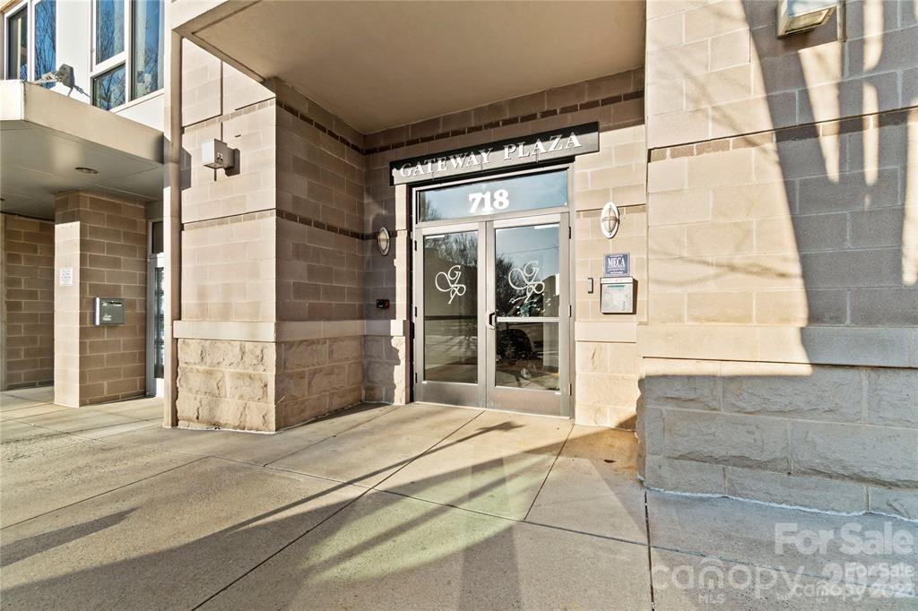 Gateway Plaza - Residential