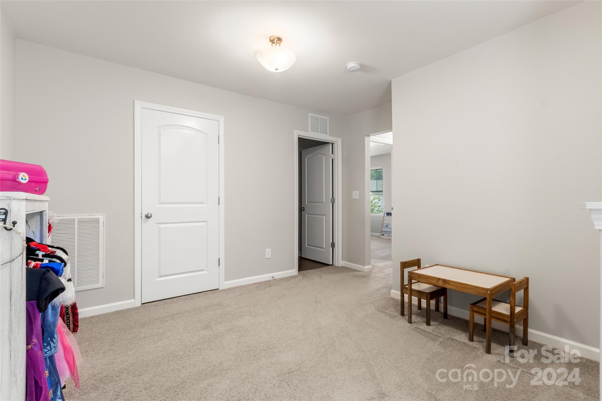 Newport Lakes - Residential