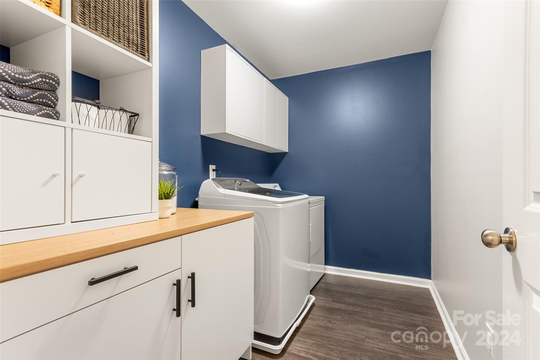 Newport Lakes - Residential