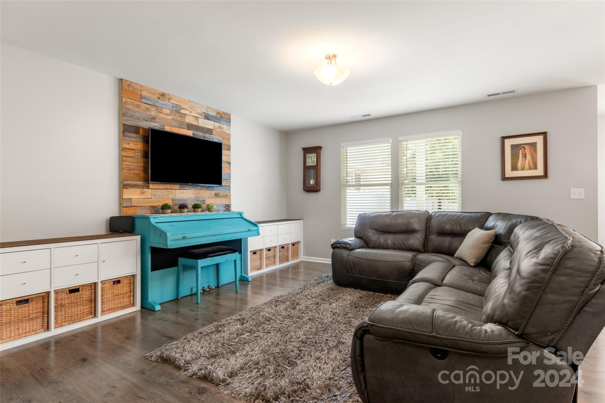 Newport Lakes - Residential