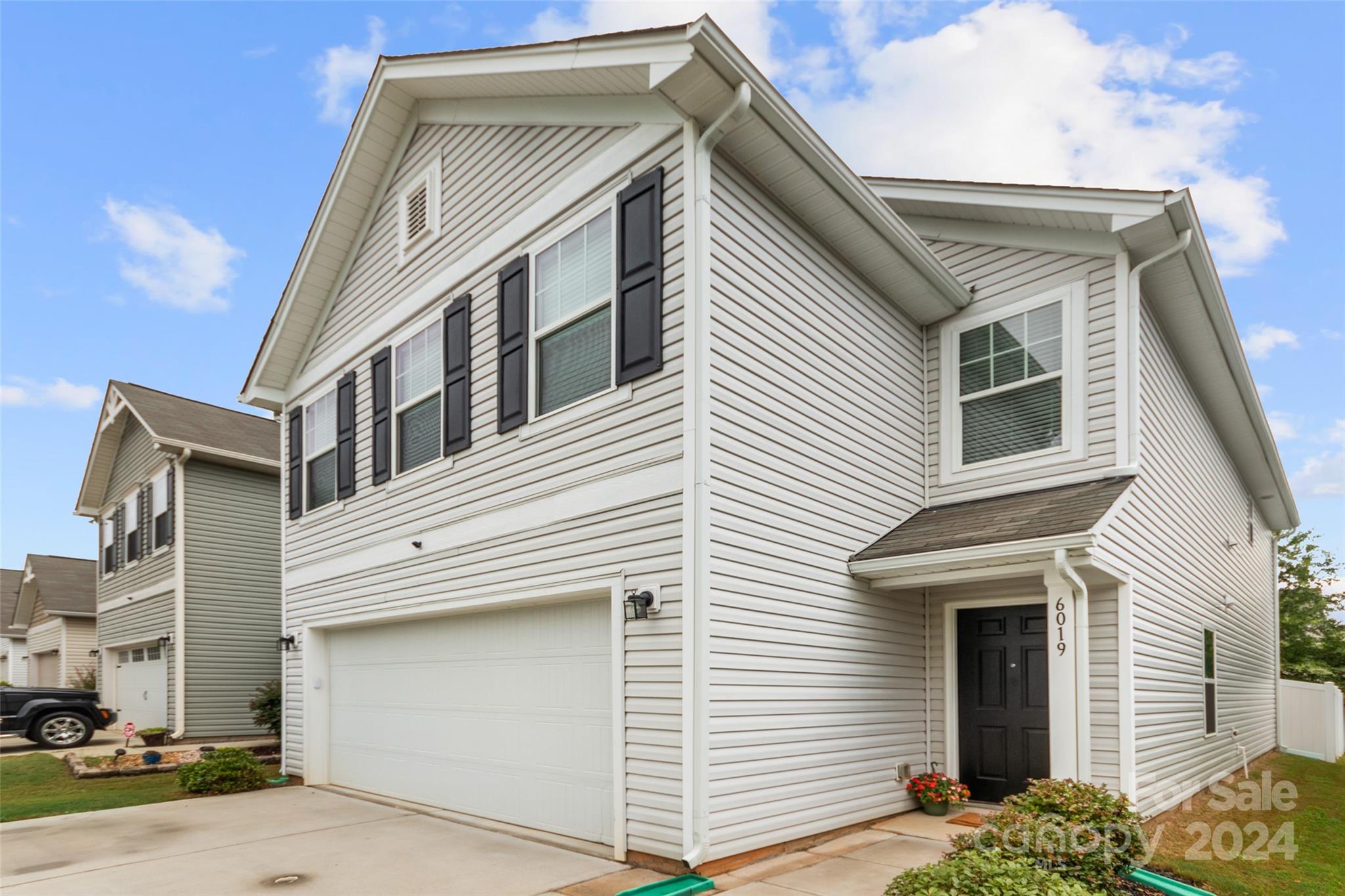 Newport Lakes - Residential