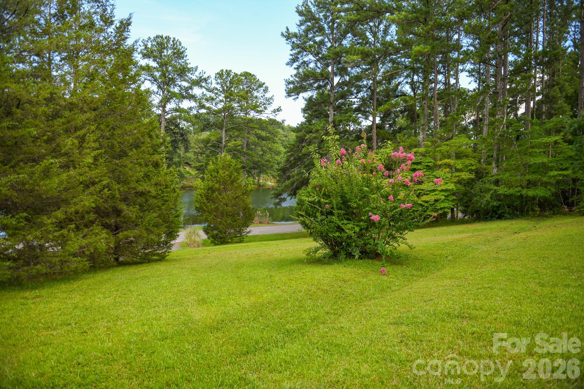 Pineview Lakes - Residential