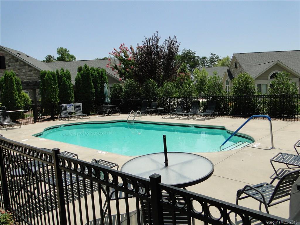 Stone Crest Villas - Residential
