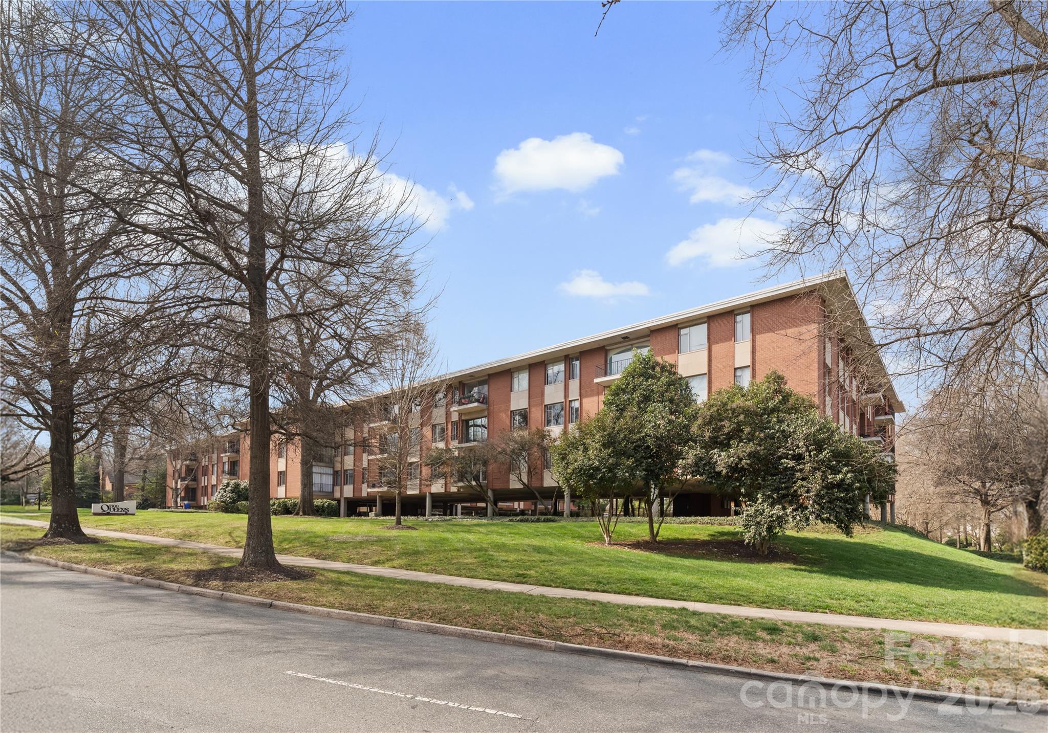 Queens Towers - Residential