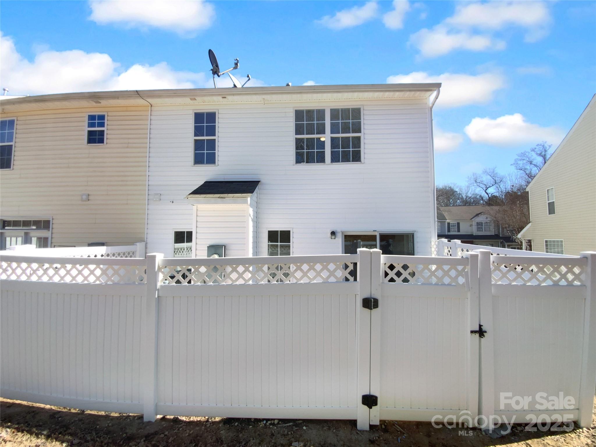 Cascades at River Crossing - Residential