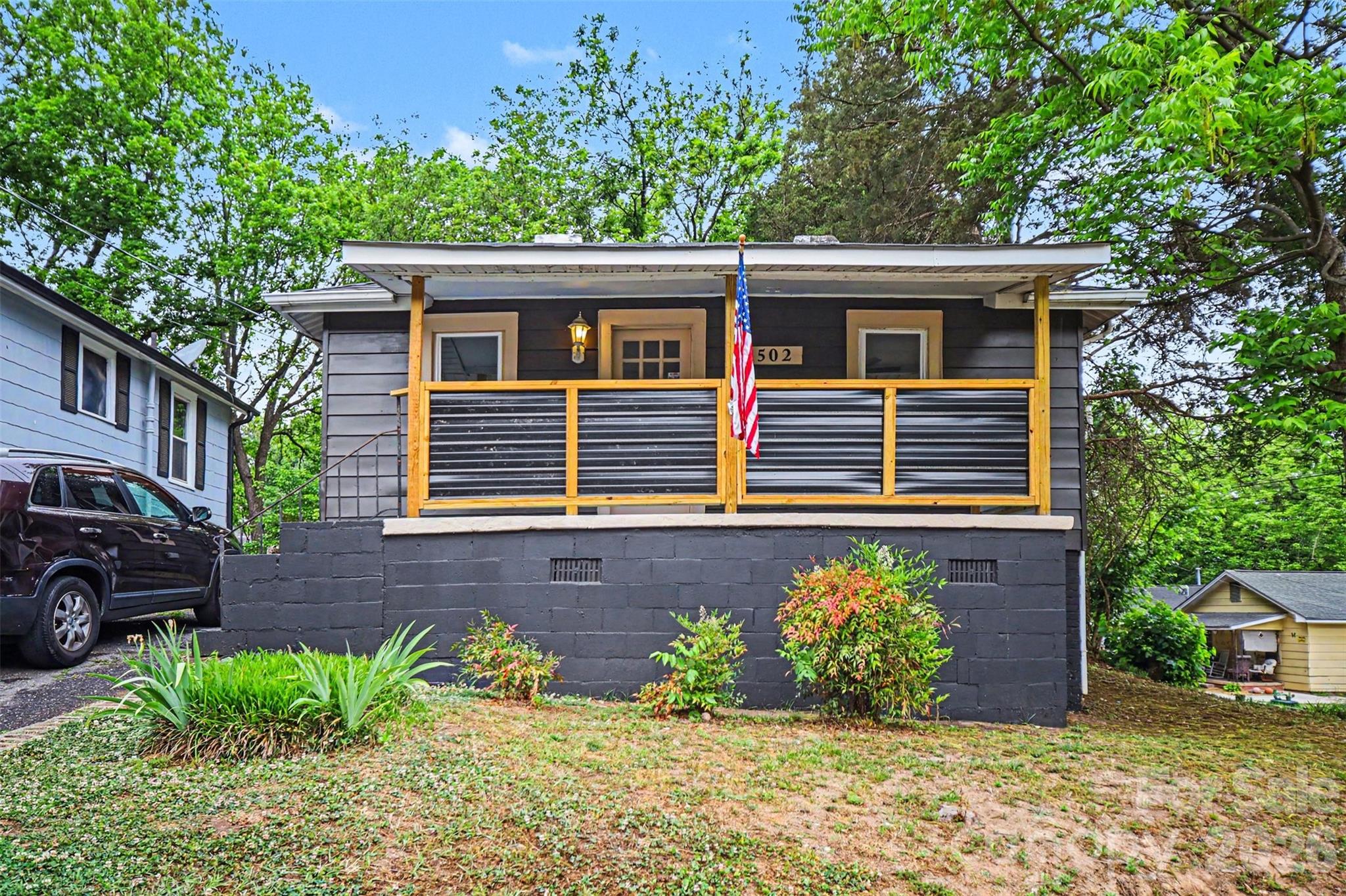 Affordable 3-Bedroom Home with Opportunity!

Whether you’re a first-time buyer or investor, this home offers a great chance to own at an attractive price point. Featuring a functional single-level layout and move-in ready condition, it’s perfect to live in now while adding your own updates over time.

Conveniently located near major roads, shopping, and dining in Gastonia.

Strong potential for rental income or future value appreciation—don’t miss this opportunity!