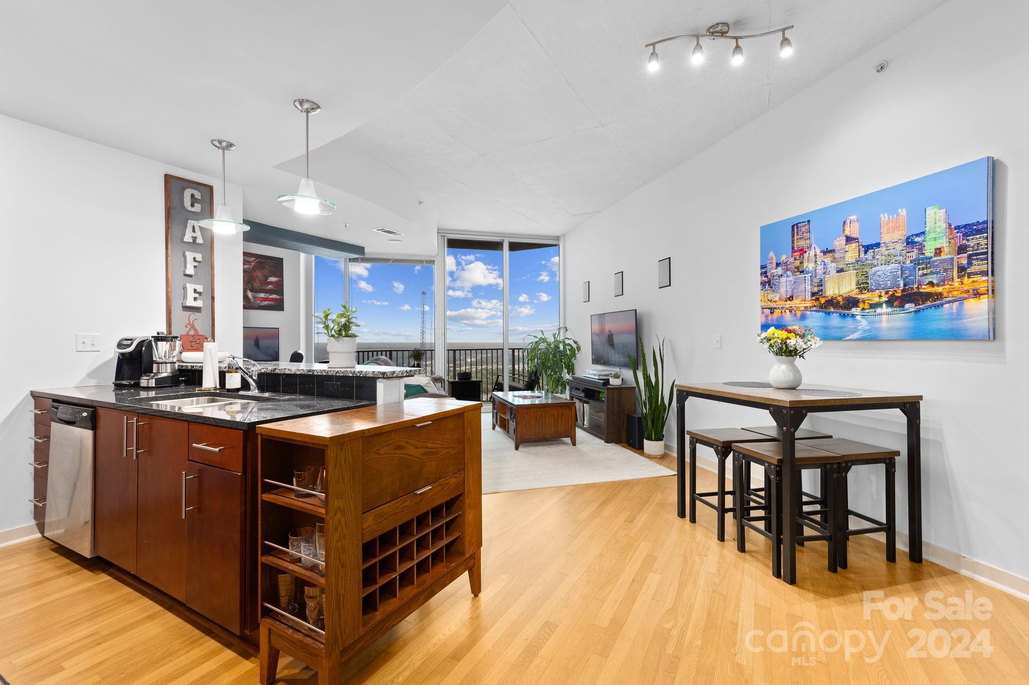 Avenue Condominiums - Residential