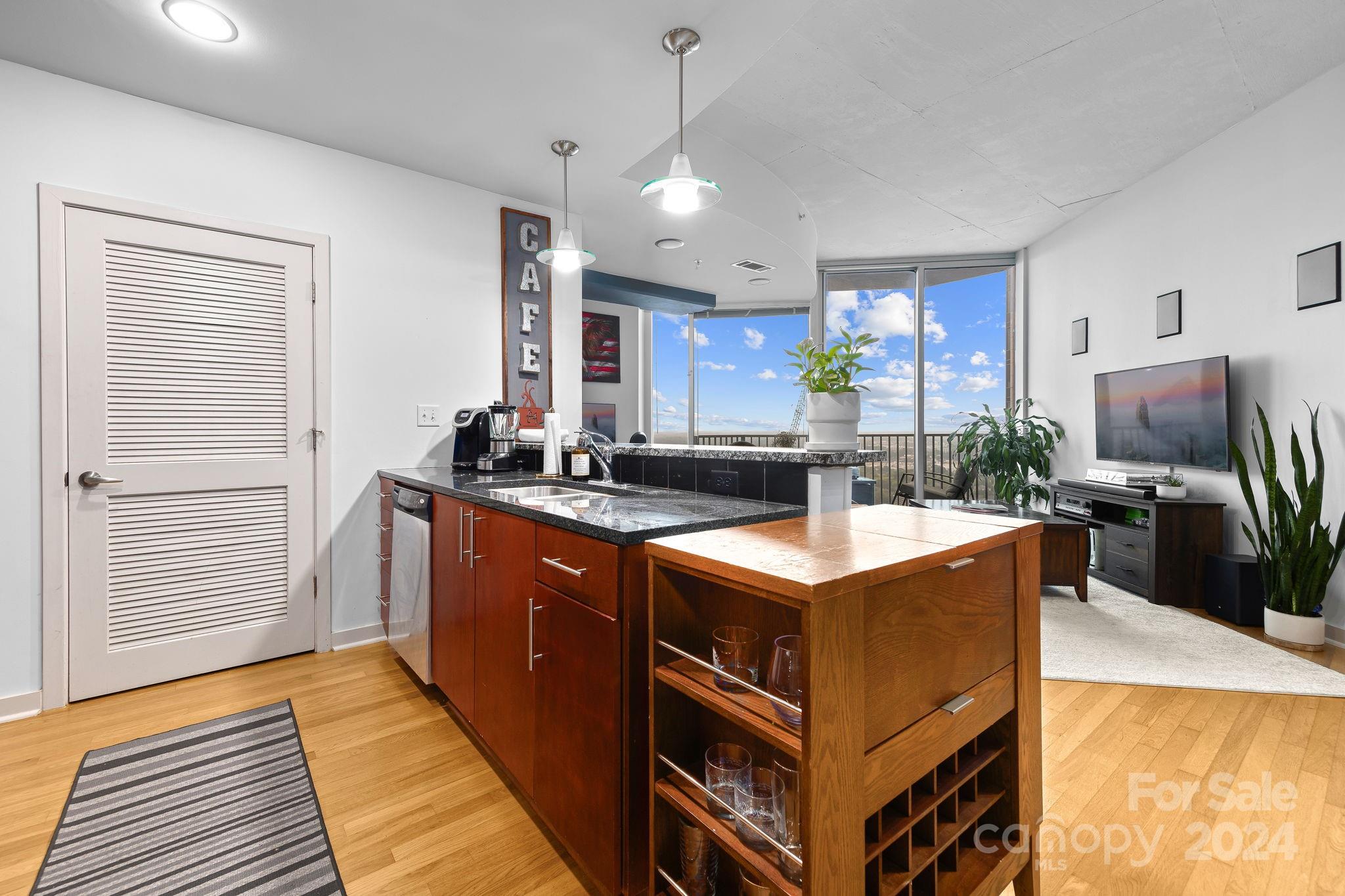 Avenue Condominiums - Residential