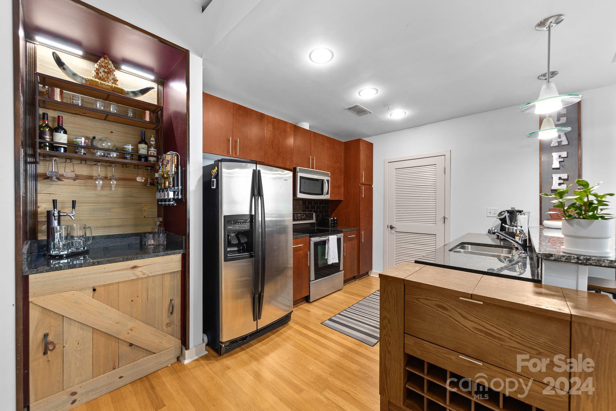 Avenue Condominiums - Residential