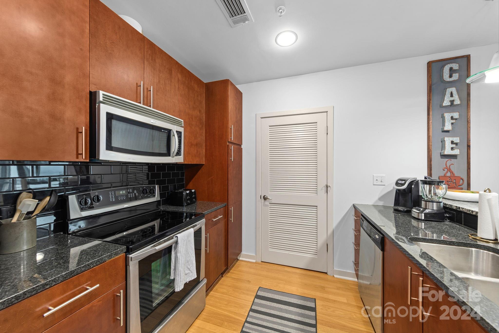 Avenue Condominiums - Residential