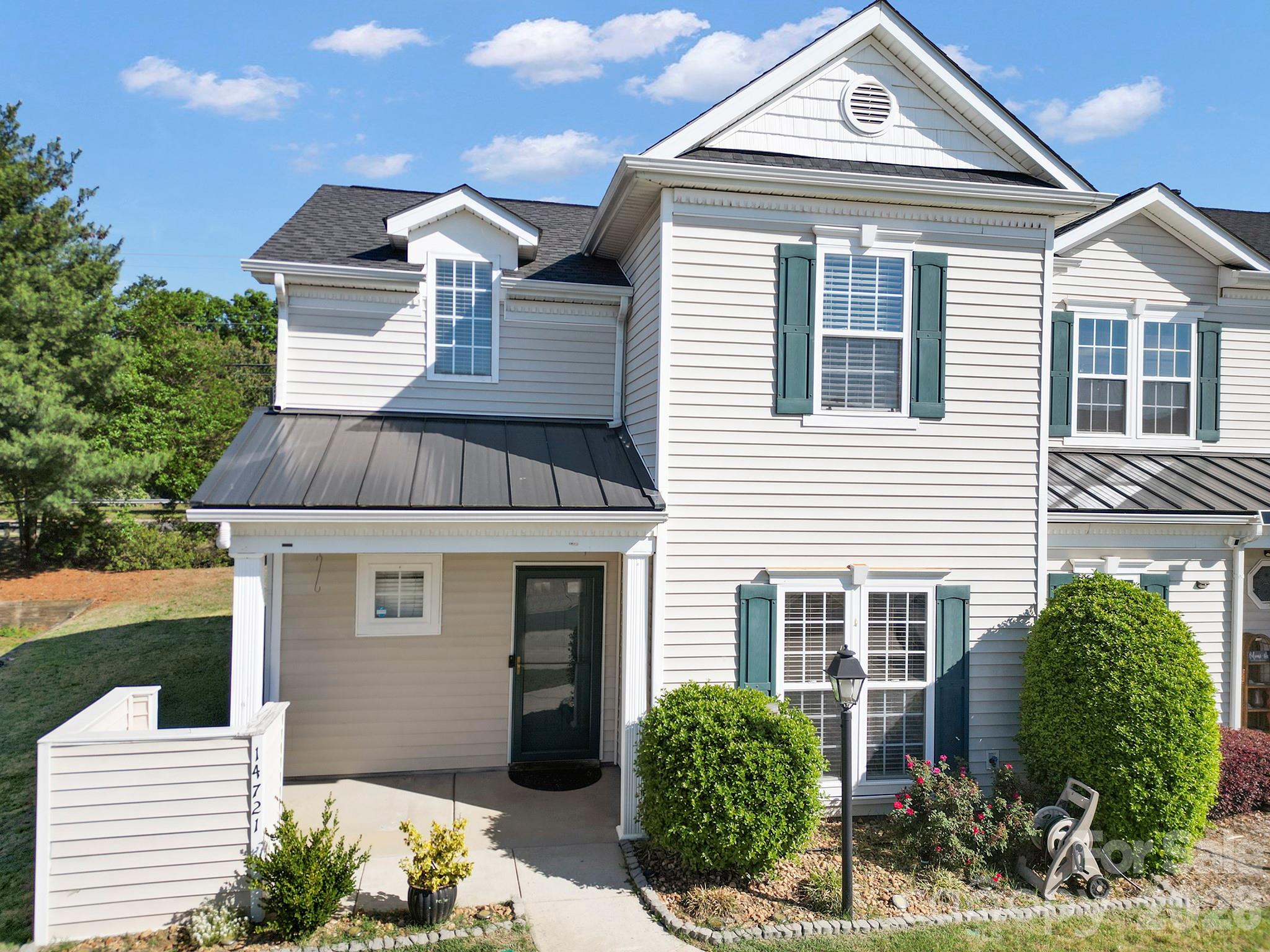 Whether you're a first-time buyer, downsizing, or looking for an investment opportunity—this home checks all
the boxes. Welcome to this beautifully refreshed 3-bedroom, 2 bath townhome that perfectly blends comfort,
functionality, and style. Step inside to a bright and inviting layout featuring freshly enhanced interiors and
thoughtfully styled spaces that make you feel at home the moment you walk in. The main level offers a seamless
flow ideal for both everyday living and entertaining—and features the highly desirable primary bedroom on the
main level for added convenience and privacy. The kitchen opens effortlessly into the living and dining areas,
creating a warm, connected space filled with natural light. Upstairs, you’ll find two spacious bedrooms, each
offering privacy and comfort—perfect for guests, roommates, or a home office setup. A versatile loft area adds
even more flexibility—ideal as a cozy workspace, reading nook, or bonus living area. Enjoy the ease of lowmaintenance living with a clean, move-in-ready feel throughout. Every detail has been curated to highlight the home’s best features while maintaining its original charm and layout. Conveniently located near shopping,
dining, and everyday essentials, this townhome offers both comfort and convenience in one perfect package.