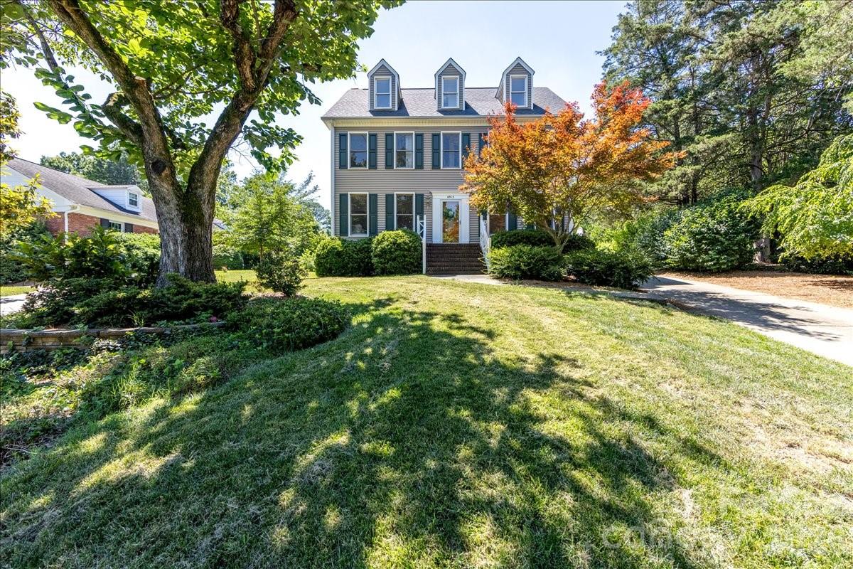 Welcome home to 6912 Foxglove Drive! Wonderful location in a small cul-de-sac community in the heart of south charlotte! This spacious 5 bed/3.5 bath home has a fully fenced in backyard with a side screened in porch and back patio with fire pit! Close to Olde Providence Elementary and zoned for top rated Providence HS! Foxglove residents also have the option to join as a social member to the adjoining Candlewyck neighborhood to enjoy use of all the amenities- pool, clubhouse, fishing pond, walking trails, dog park, tennis courts, and playground! Easy commute to Uptown, Ballantyne, Waverly, and Southpark! Don't miss this opportunity