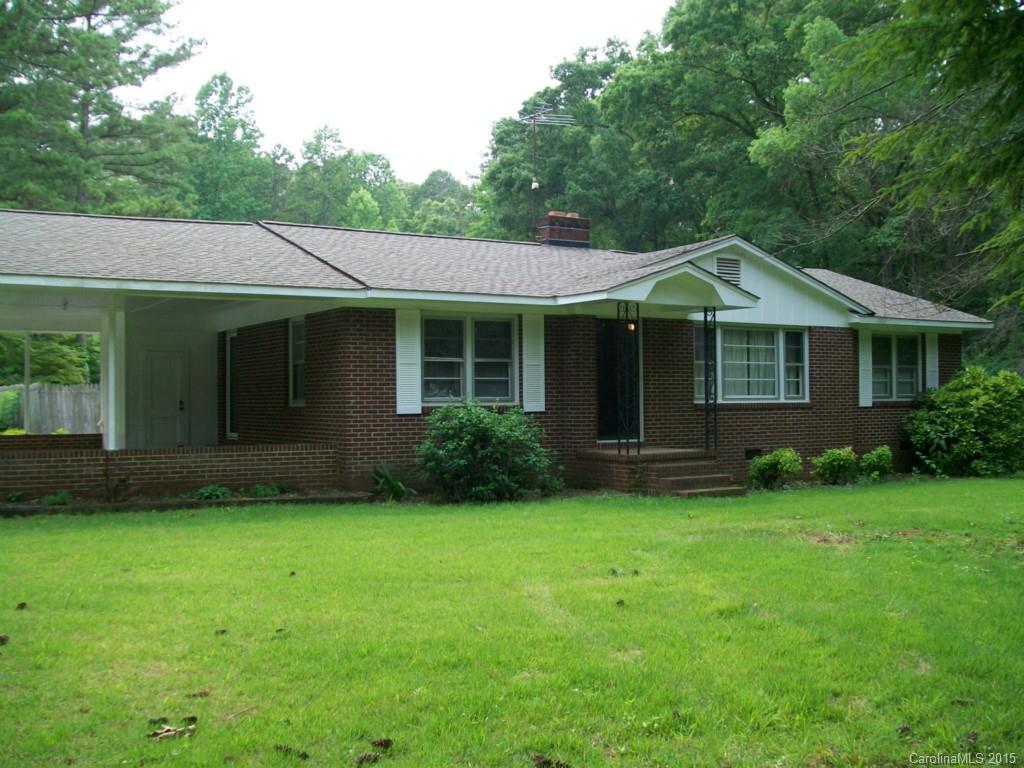3 Bedroom 1 large bath. Living room and large eat in kitchen dining combo. Large lot and inground pool ( new liner) Carport and seperate shop/garage, storage shed. Wondeful harwood floors. Roof 6 yrs old HVAC 7. Great location just of intersection of 901 and hwy 5