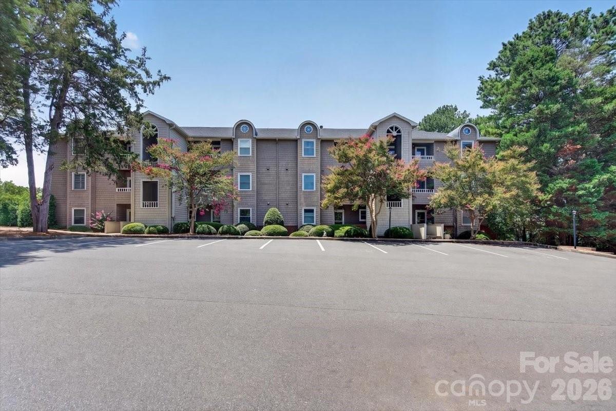Emerald Point - Residential