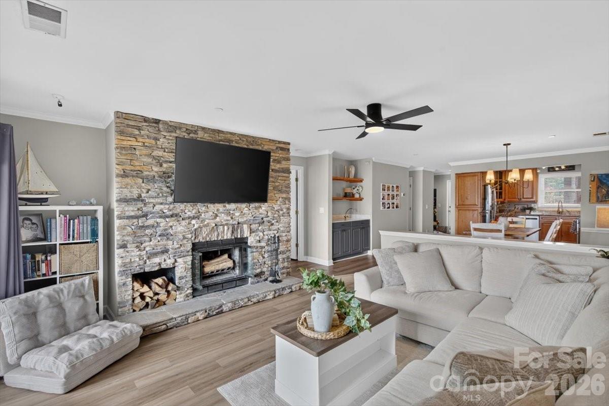 Emerald Point - Residential