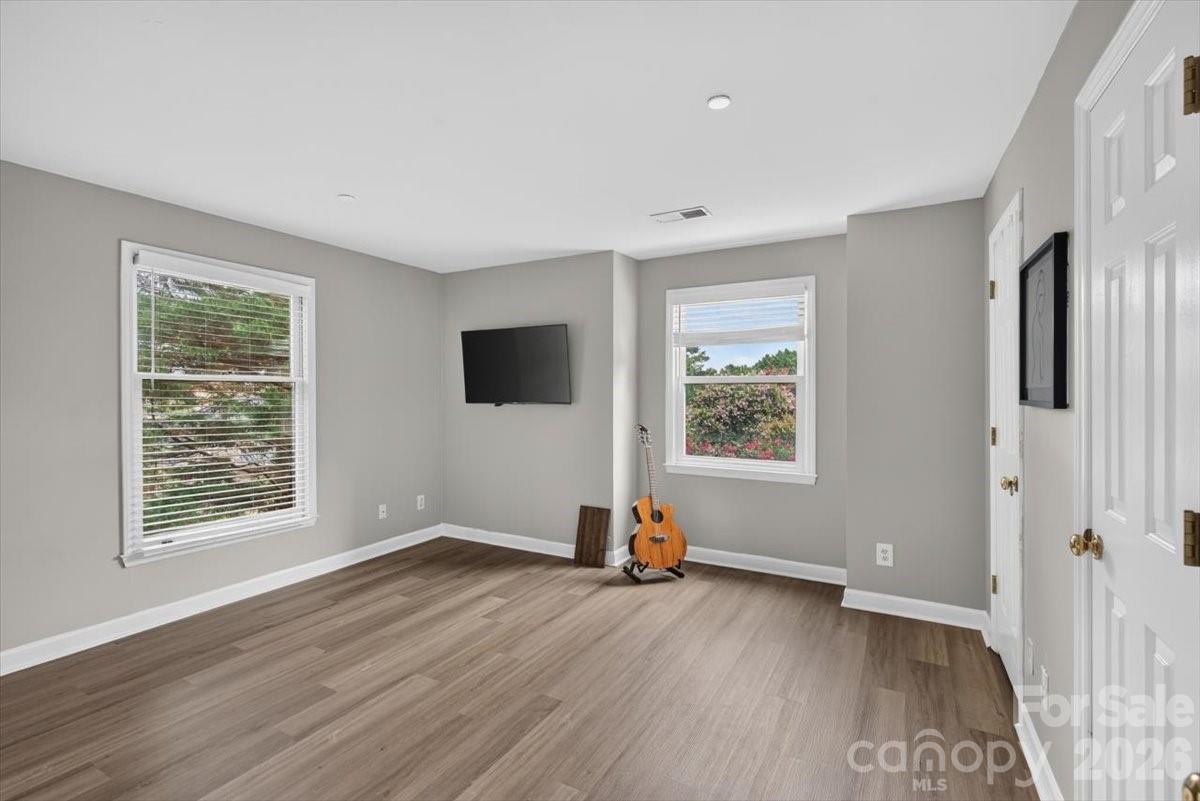 Emerald Point - Residential