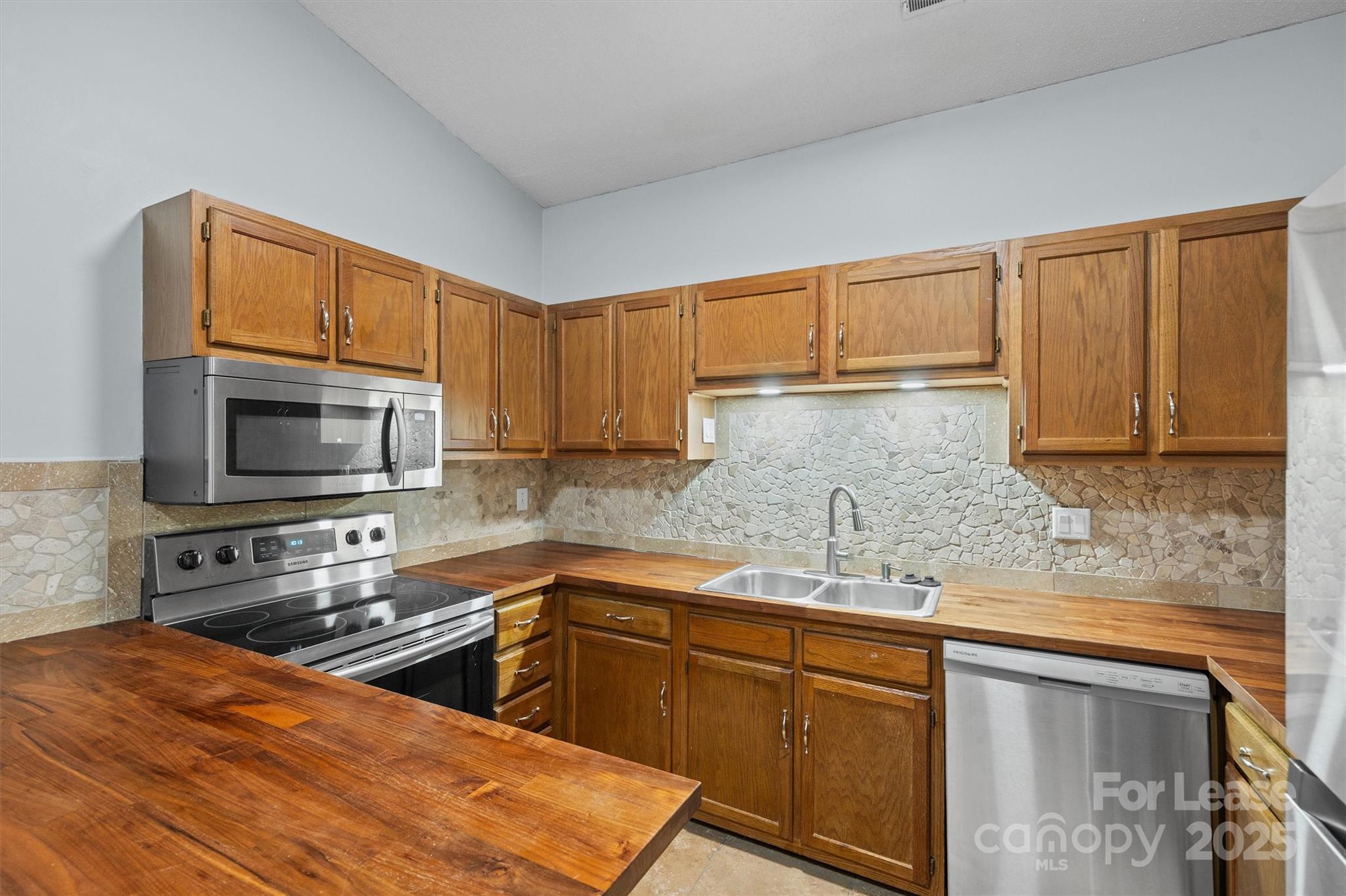 Lake Wylie Woods - Residential Lease