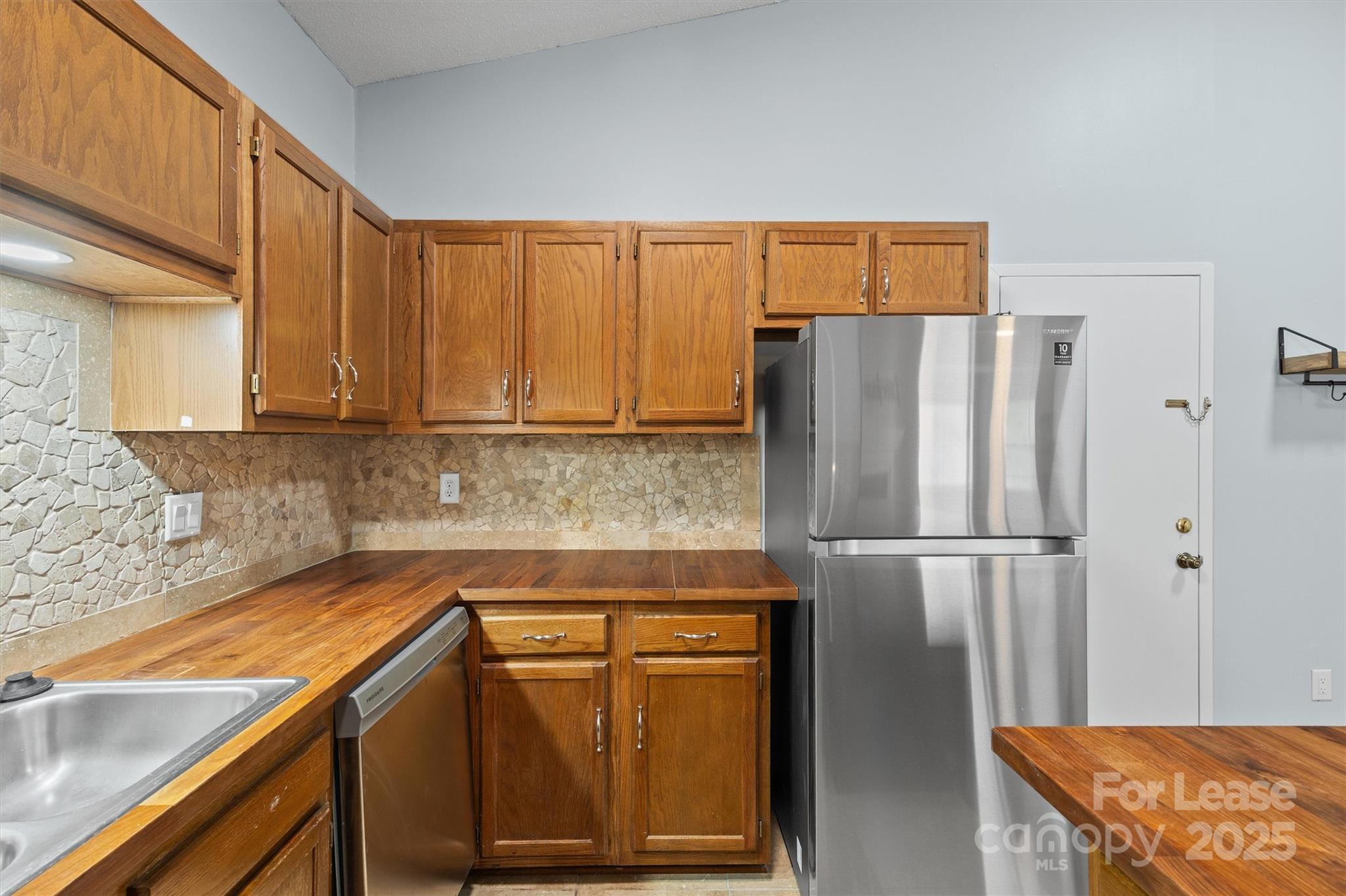 Lake Wylie Woods - Residential Lease